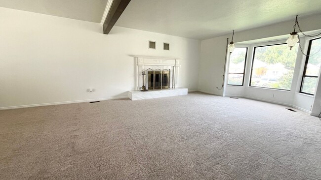 Building Photo - 825 W Arapahoe Ave Unit A Rental