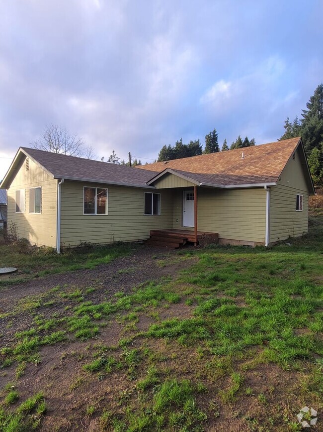 Building Photo - Welcome to this updated 3 bedroom, 2 bath ... Rental