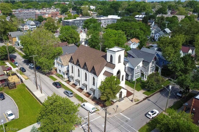 Photo - 2130 W 42nd St Unidad 2