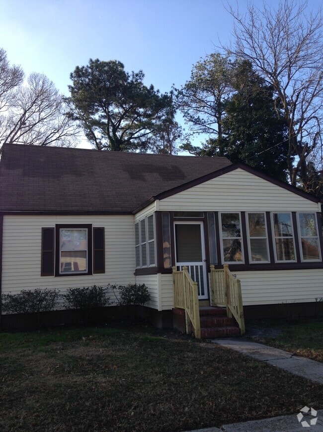Building Photo - Single Family Home in Portsmouth