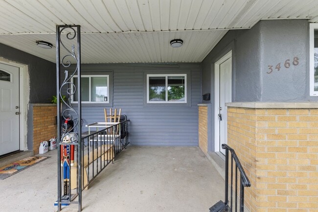 Photo - 3468-3470 Race St Unidad 3468 Race St