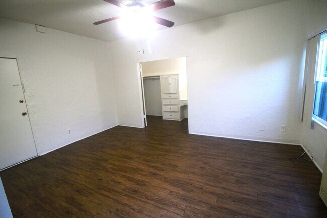 1152 Broad Ave.