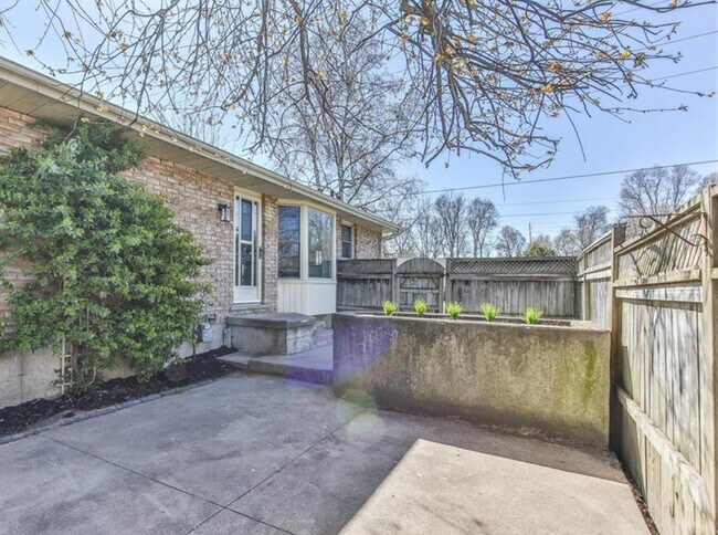 Photo - 319 Albert St Unit 1