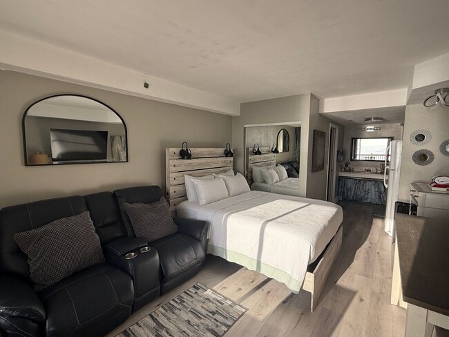 Photo - Ocean FRONT Studio! Amazing and must see! DEPOSIT-FREE Renting option thru OBLIGO! Deposit Altern...