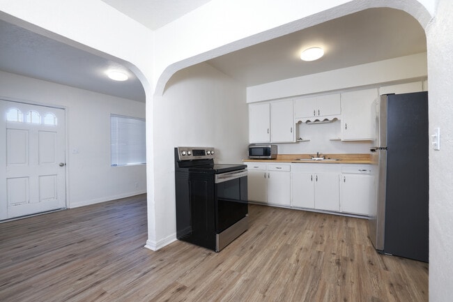 Photo - 1732 E Hedrick Dr Unidad 1730