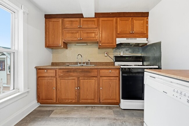 Photo - 2223 Forest St Unit 2