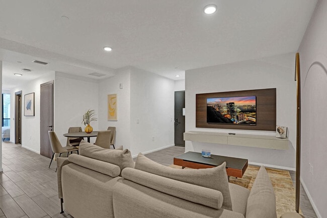 Photo - 398 NE 5th St Unidad SI FL16-ID1504052P