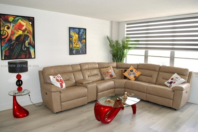Photo - 3725 S Ocean Dr Unit 423