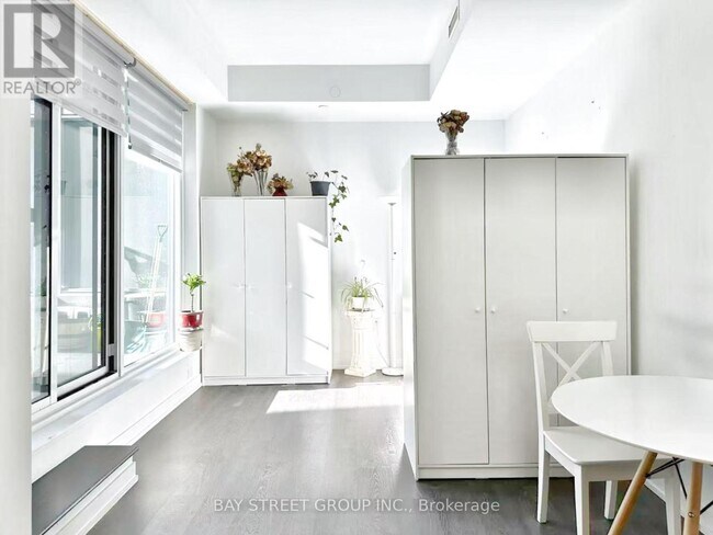 Photo - 8 Olympic Gdn Dr Unit 304