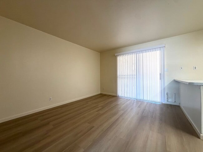 Photo - Glendale 3 Bed / 2 Bath Townhome | Two-Story Layout