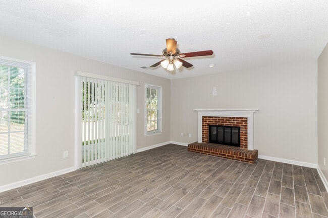 Photo - 1384 Grindenwald Dr