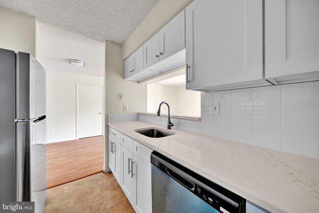 Photo - 601 Ravens Crest Dr