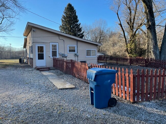 Photo - 415 W Campground Rd