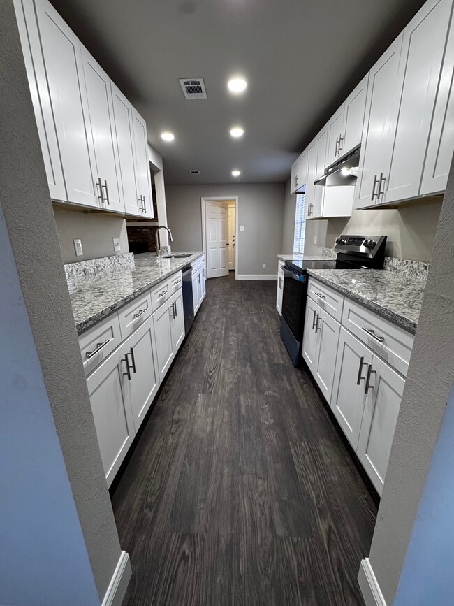 Photo - 1311 Alpine Dr