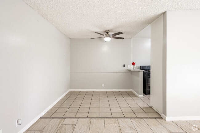 1BR, 1BA - 780SF - Dining Room