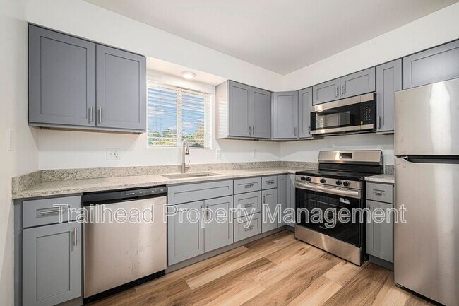 Photo - 8300 Robinson St