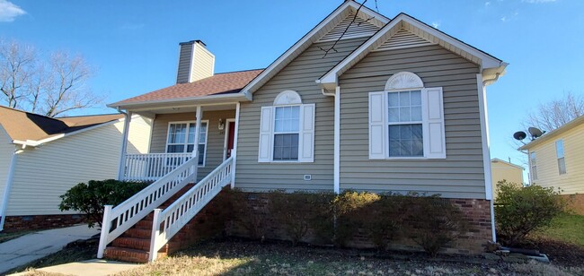 3 Bedroom 2 Bathroom House - 3 Bedroom 2 Bathroom House