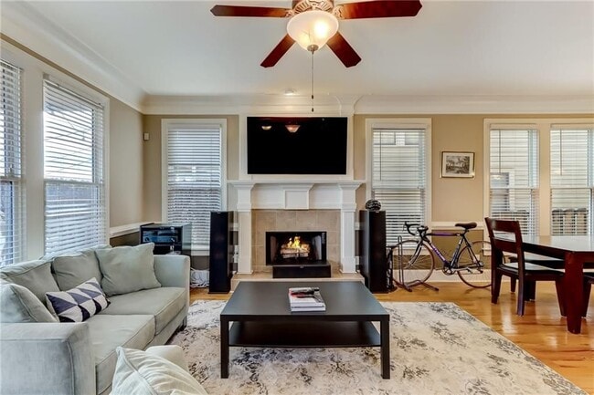 Photo - 345 Chastain St SE