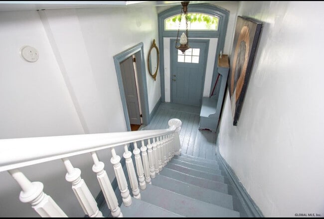 Building Photo - 116 9th St Unit Floor 2