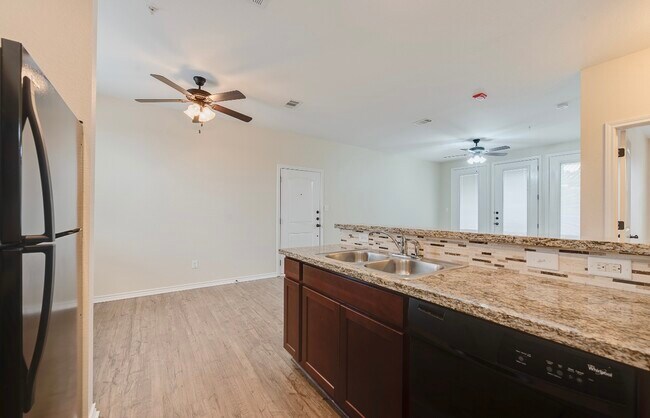 Photo - 1915 Dartmouth St