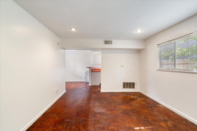 Photo - 610 Franklin Blvd