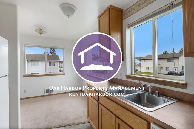 Building Photo - 1384 NW Falls Creek Loop Unit #202 ^