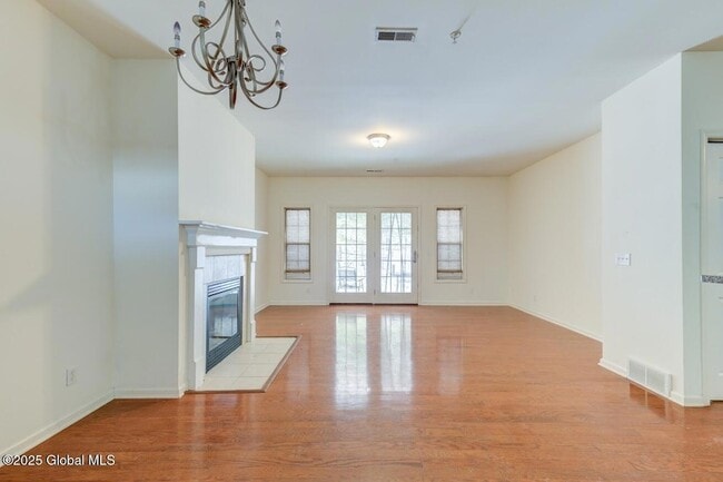 Photo - 55 Renaissance Ln