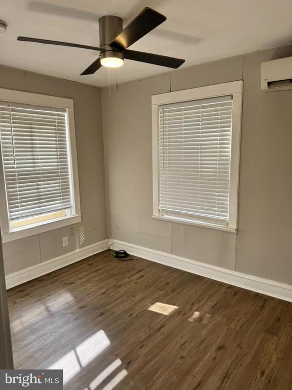 Photo - 202 S Main St