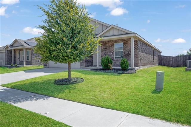 Photo - 405 Laurenbrooke Dr