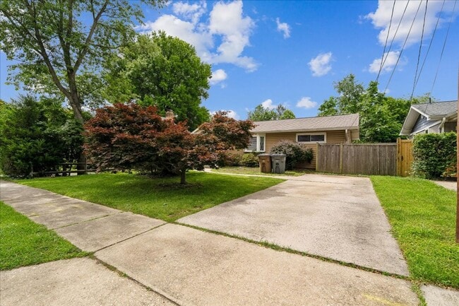 Photo - Remodeled in great location! 4 bedrooms 2 FB Walk to Metro