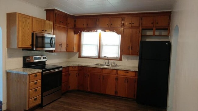 Photo - 408 N Main St