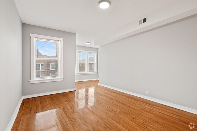 Building Photo - 2116 E 68th St Unit 3 Rental