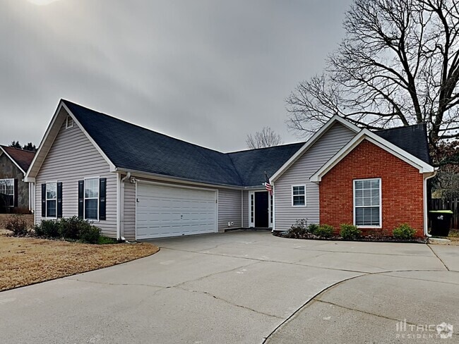 Building Photo - 325 Plantation Blvd Rental
