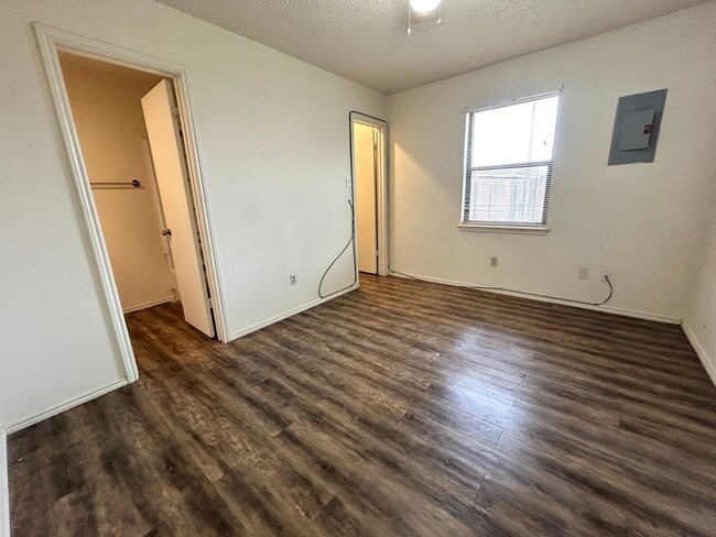 Photo - 4618 Erskine St Unidad A