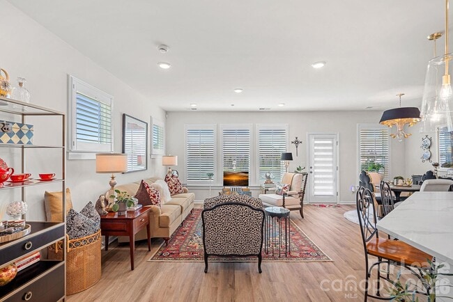 Photo - 420 Quartz Hl Wy