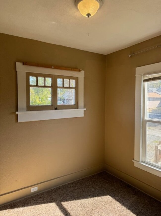 Photo - 1114 W 8th St Unidad A