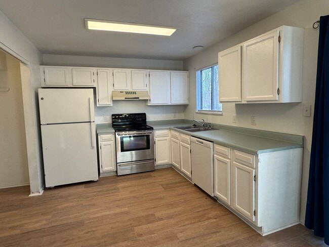 Photo - Ground Level - 2 Bed, 1 Bath Townhouse!!! Unit 1