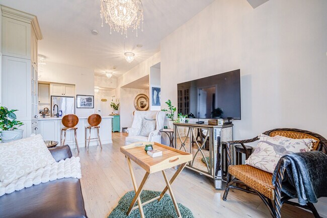 Photo - 172 Marine Parade Dr Unit SI ID1513122P