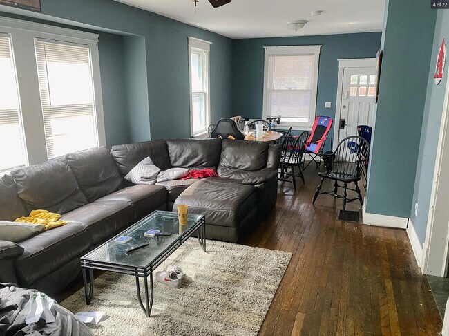 Photo - 1332 Massachusetts St