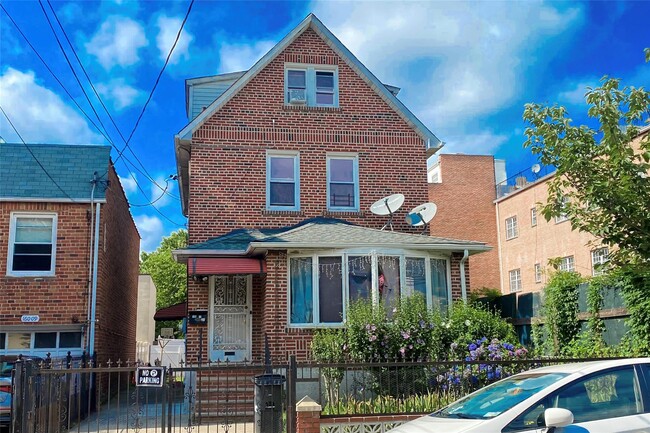 Building Photo - 160-11 72nd Ave Unit 2FL Rental