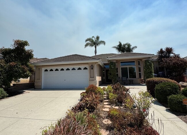 Building Photo - 4 Bed 2 Bath Charming and Well-Cared-For H... Rental
