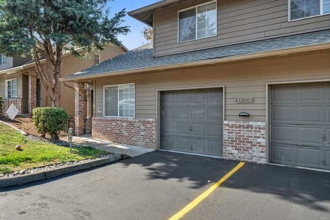 Photo - Large 2 bed 1.5bath townhouse