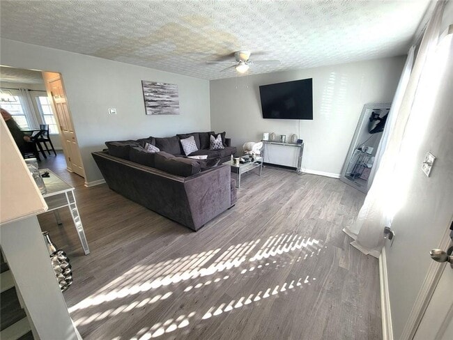 Photo - 1319 Revelstoke Cove