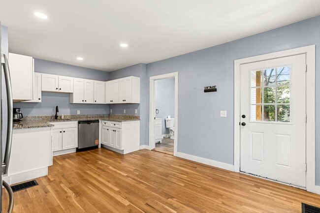 Photo - 95 Rumford St