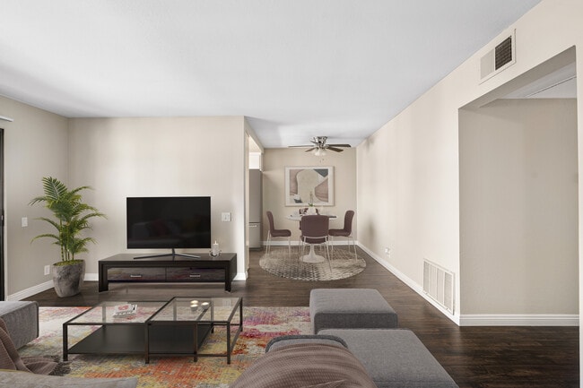 Las Flores Gardens Apartments