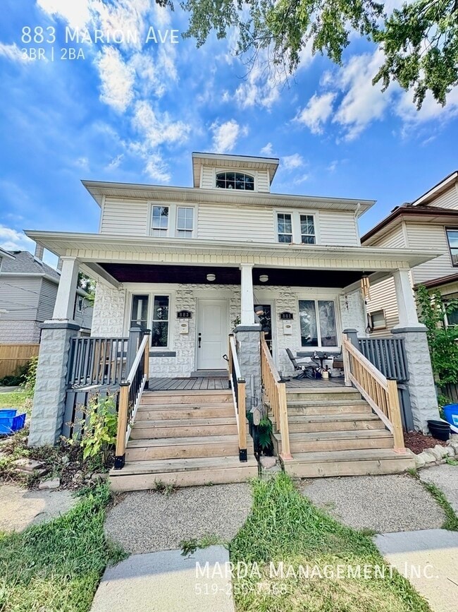 Building Photo - CHARMING 3 BED/2 BATH TOWNHOUSE - WALKERVILLE PLUS HYDRO & GAS!