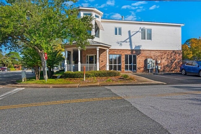 Photo - 119 Beal Pkwy SW Unit 203
