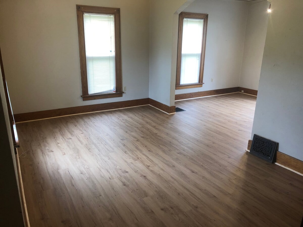 Photo - 411 W 7th St