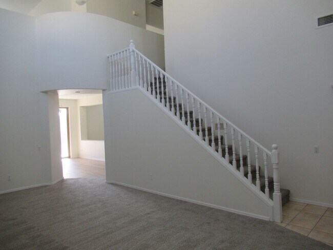 Photo - 4 Bedroom / 3.5 Bath Chandler Home in Gated Lake Community!