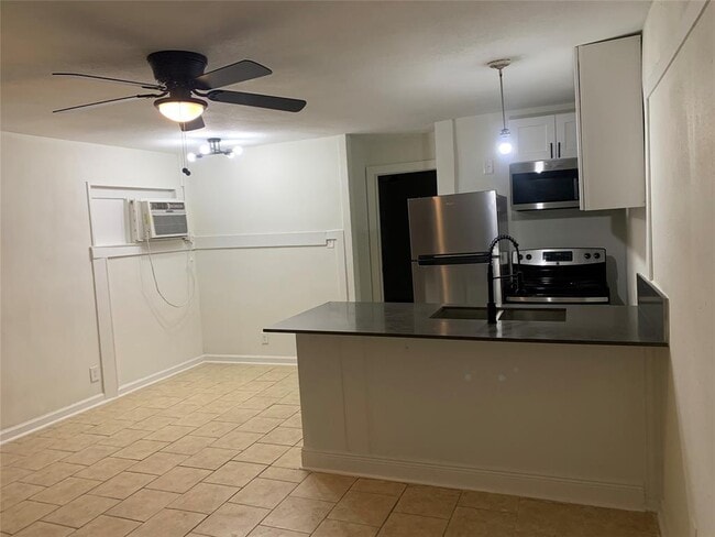Building Photo - 7610 Red Robin Ln Unit 2 Rental